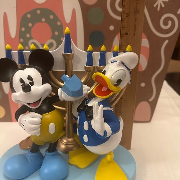NEW Disney Mickey & Donald Hanukkah Menorah Figurine Dreidel Statue Rare LgResin - Picture 7 of 8